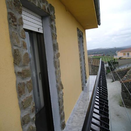 Casa Rural El Carrascal Valdefuentes de Sangusin Exterior photo